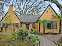 2100 NE Regents