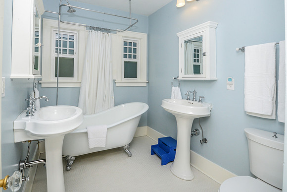 3343 NE 11th-10