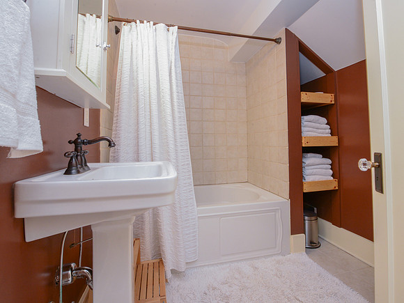 3343 NE 11th-21