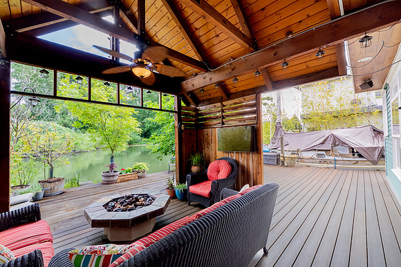 2000 floating home-22