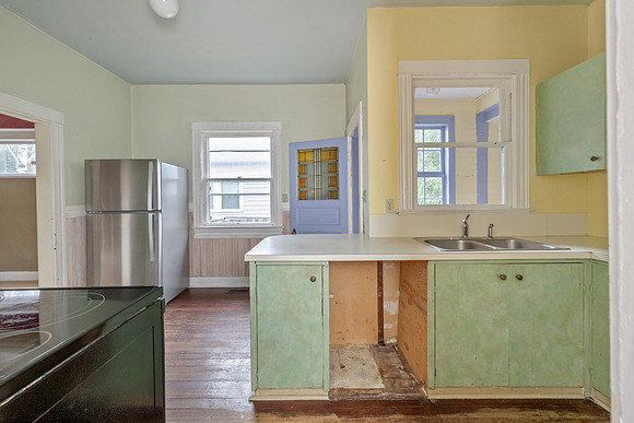 1905 bungalow fixer-11