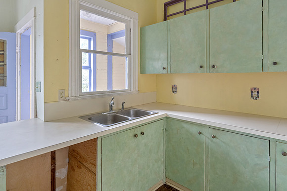 1905 bungalow fixer-12