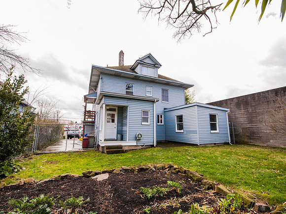 432 NE Church-3