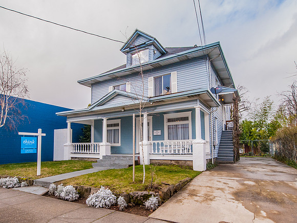 432 NE Church-29